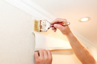 Pose de papier peint à Locquirec — revêtements muraux et toiles de verre